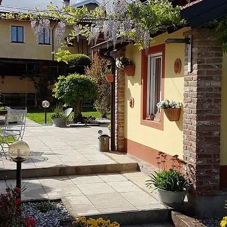 La Cascina Di Monia E Mario Nocleg ze śniadaniem 3*