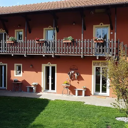 La Cascina Di Monia E Mario Bed & Breakfast