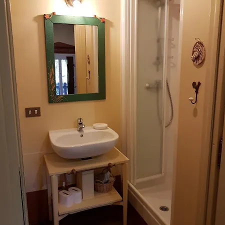 La Cascina Di Monia E Mario Bed & Breakfast 3*